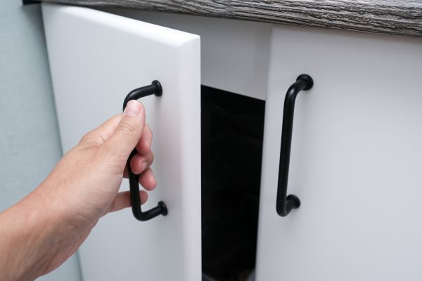 Cabinet Door Repair in Bulverde
