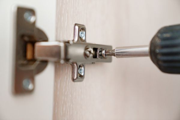 Cupboard Hinge Repair in Bulverde