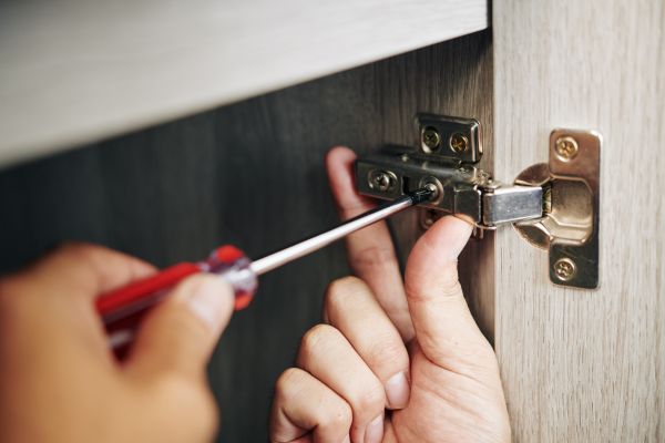 Cabinet Hinge Installation in Bulverde
